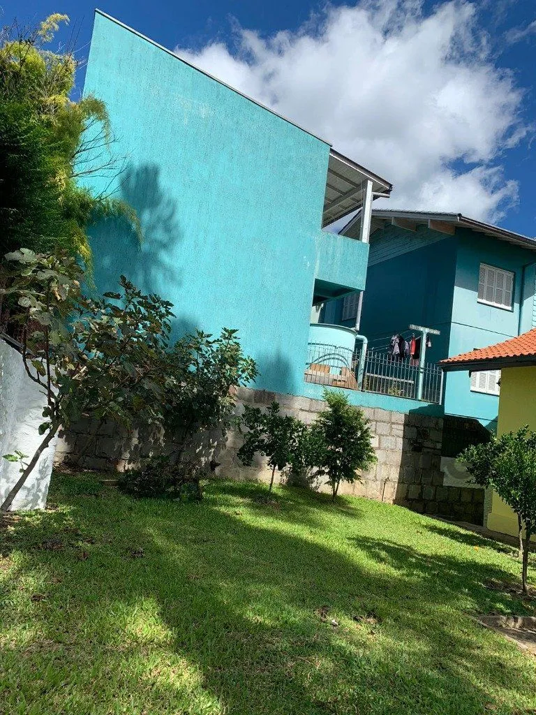 Imagem Casa sobrado com 03 dormitórios e garagem para 3 carros na cidade de Nova Petrópolis