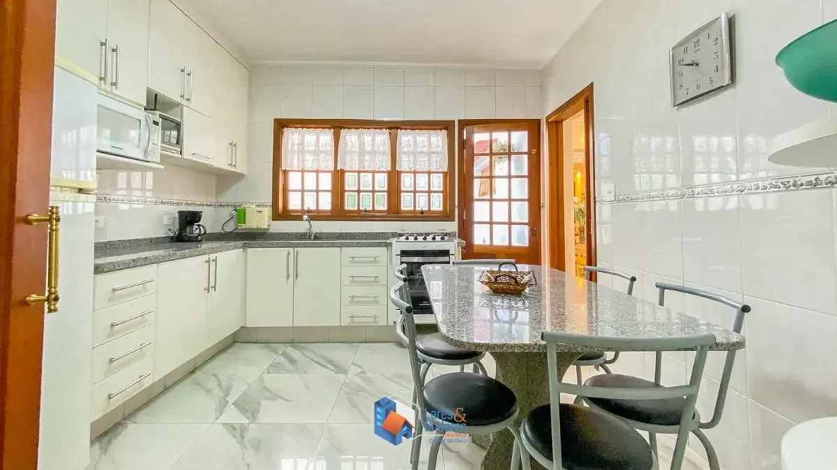 Imagem Casa para venda em Cambuci com 5 quartos, sendo 3 suítes, 275m²