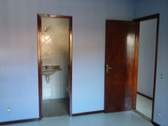 Imagem Casa 2º locação 3 quartos sendo 1 suíte, sala 2 ambientes.