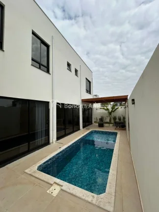 Imagem Lindo sobrado com 190 m² de construção em terreno de 200m².
São 3 dormitórios, todos suítes, ...
