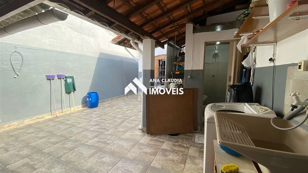Imagem Casa na praia lado serra em ótima localização bairro de moradores fixos a 500 metros do mar .