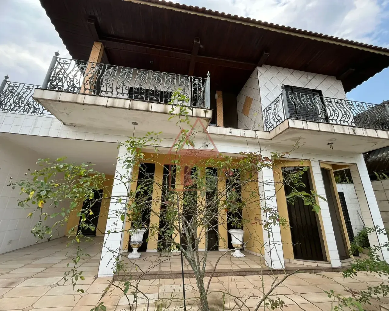 Imagem Sobrado com 4 Quartos à Venda, 367 metros em Vila Ponte Nova - Cubatão