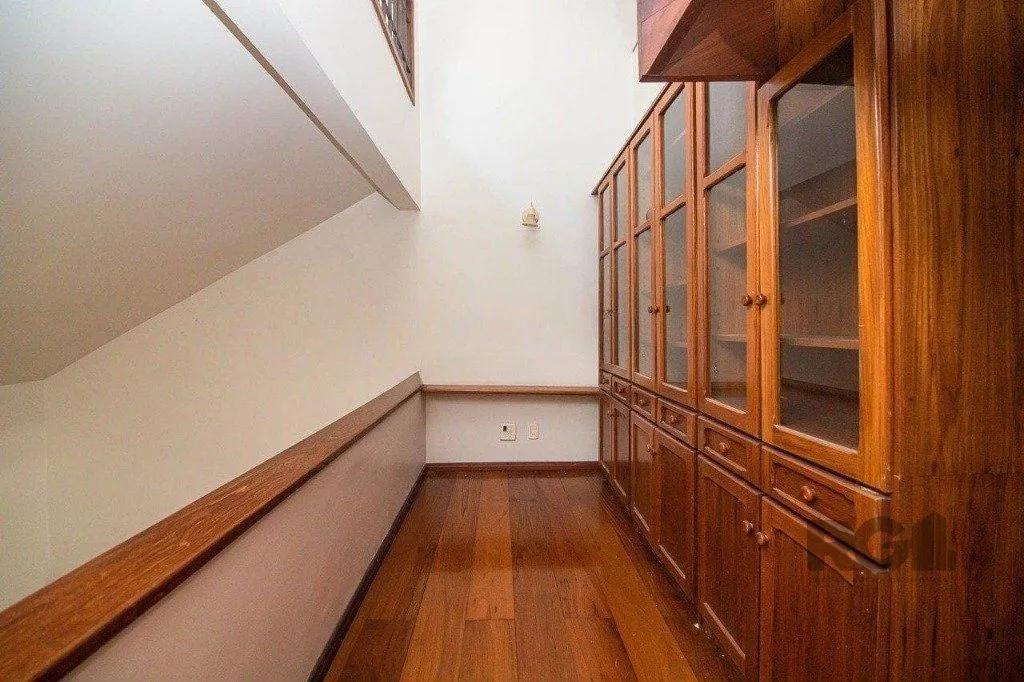 Imagem Casa para Venda - 443m², 3 dormitórios, 4 vagas - Alto Petrópolis
