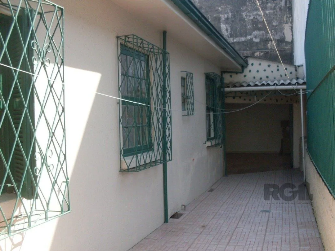 Imagem Casa comercial térrea na Av. Aparício Borges - Bairro Teresópolis