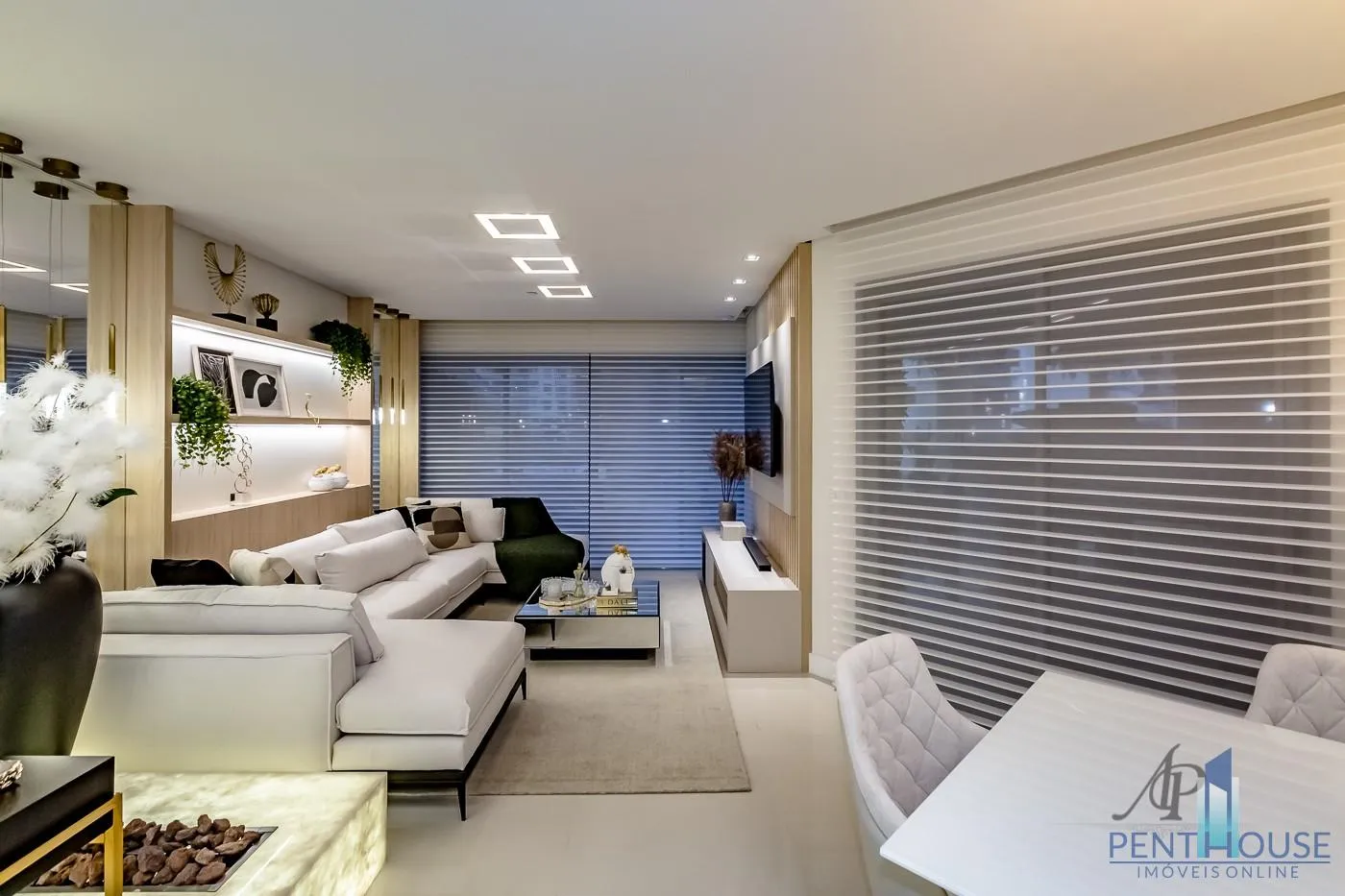 Imagem Apartamento com Terraço para Venda em Balneário Camboriú, CENTRO, 4 dormitórios, 4 suítes, 5 banheiros, 3 vagas