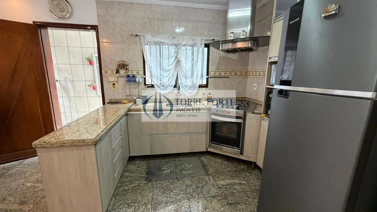 Imagem Linda casa, estilo sobrado, com 4 dormitórios e 4 vagas na Vila Alpina