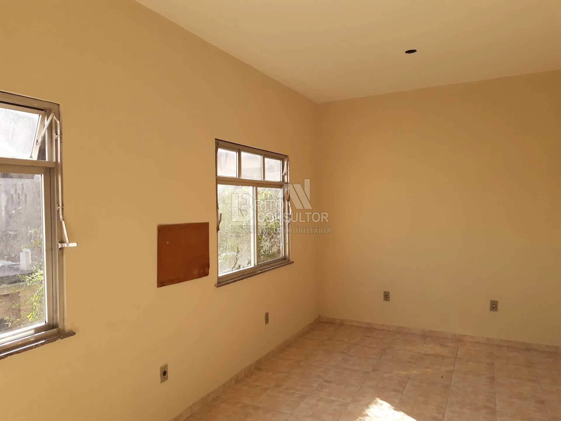 Imagem Vendo Casa Sobrado com 2 Dormitorios, 165 m² em Alcântara, São Gonçalo/RJ