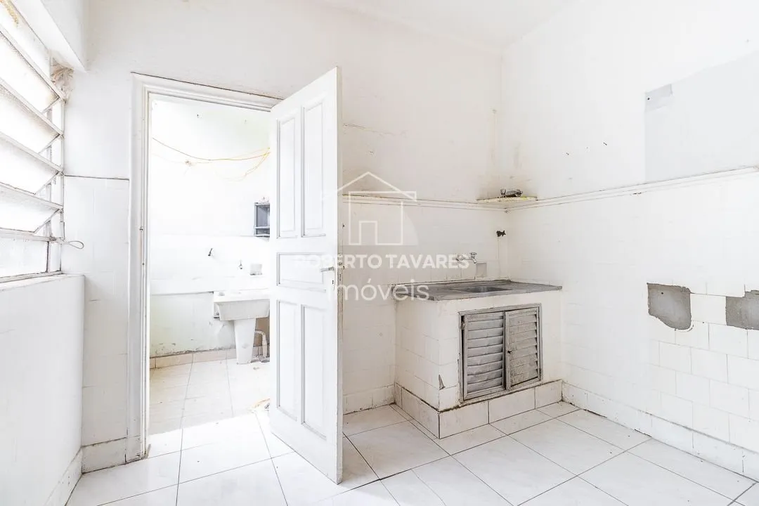 Imagem Prédio Bom Retiro - Com 2 andares, 4 aptos. de 90m² cada, 700 m² de área útil total, Loja no térreo com 300m².