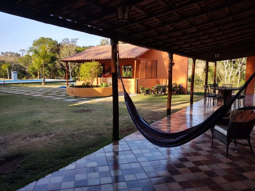 Imagem Vende-se belo sítio em Roças Novas/MG - Terreno com 20.000 m²