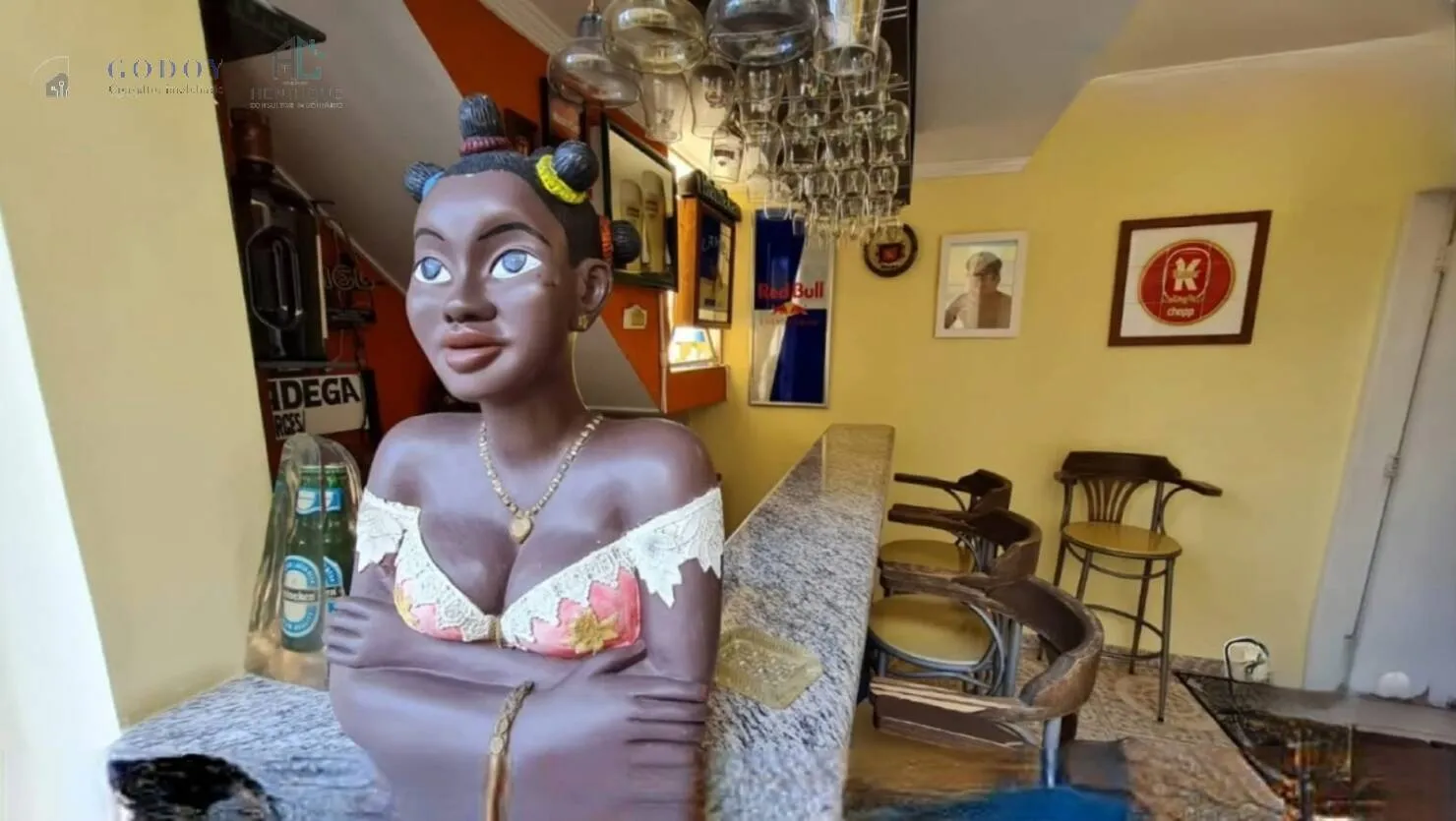 Imagem Casa com Potencial para Pousada - Localização Privilegiada