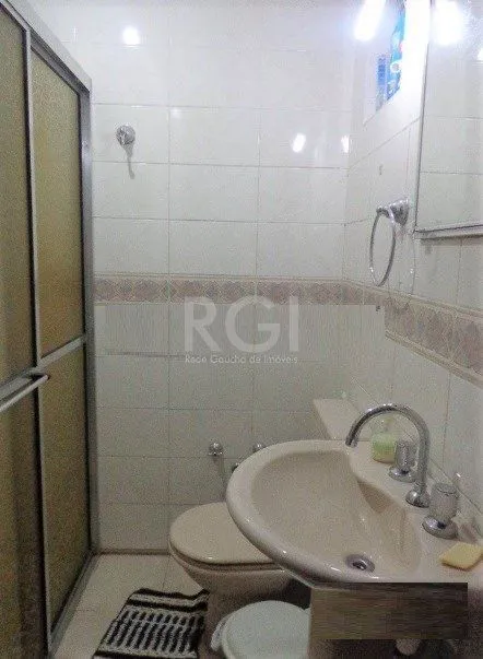 Imagem Casa para Venda - 200m², 5 dormitórios, sendo 1 suites, 4 vagas - Glória