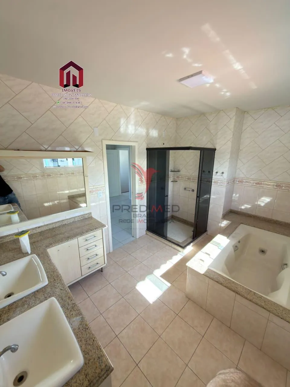 Imagem Casa com edícula , churrasqueira. SAO JOSÉ -SC - Completa, Reformada e Pronta para Morar!