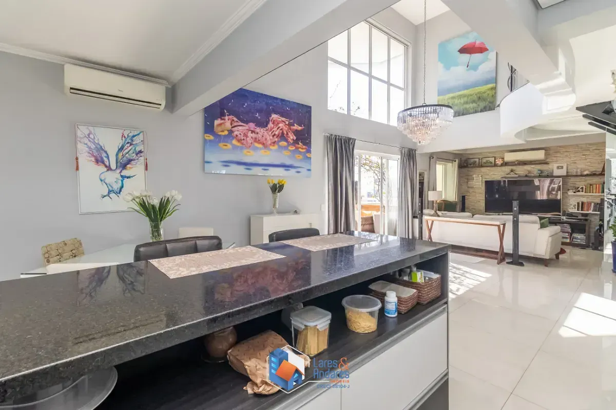 Imagem Duplex para venda em Jardim América com 2 quartos, sendo 2 suítes, 138m²