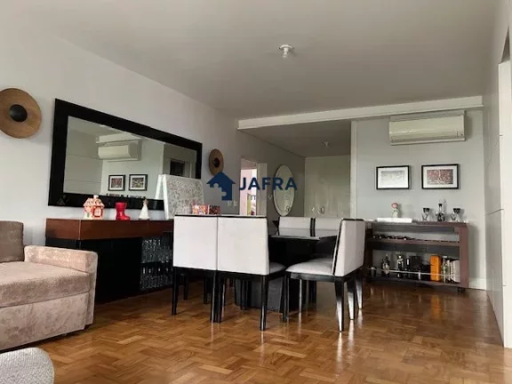 Imagem Venda 3 quartos reformado Rua dos Franceses 220m²