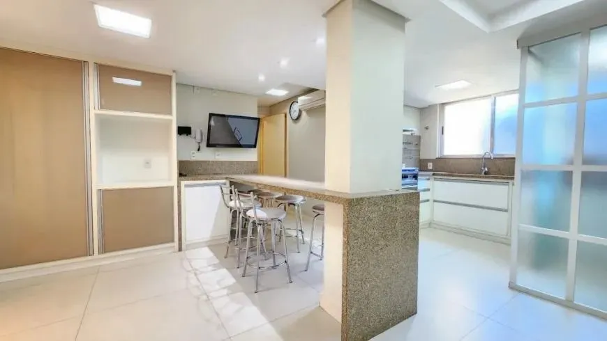 Imagem Apartamento 3 dormitórios, suíte, semimobiliado e duas vagas de garagem.
