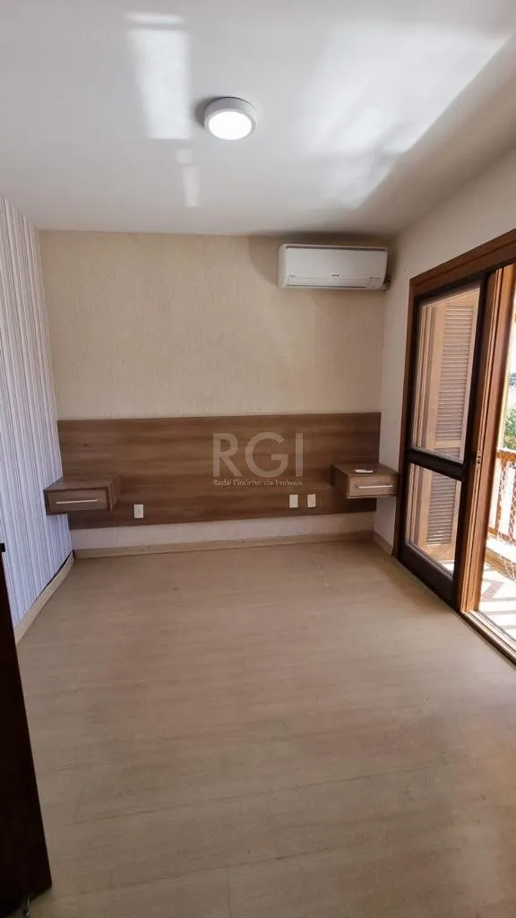 Imagem Sobrado Bairro Hípica - 3 Dormitórios