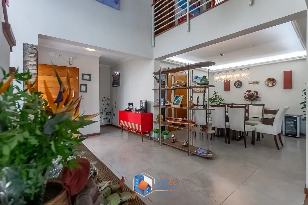 Imagem Casa para venda em Planalto Paulista com 3 quartos, sendo 3 suítes, 400m²