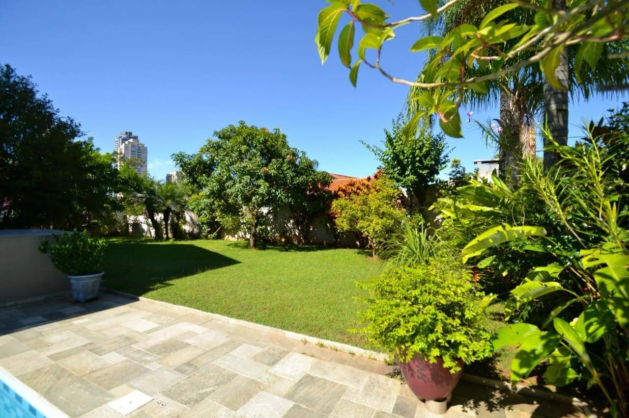 Imagem Luxuosa Casa com 4 Suítes à Venda em Alphaville - Santana de Parnaíba/SP