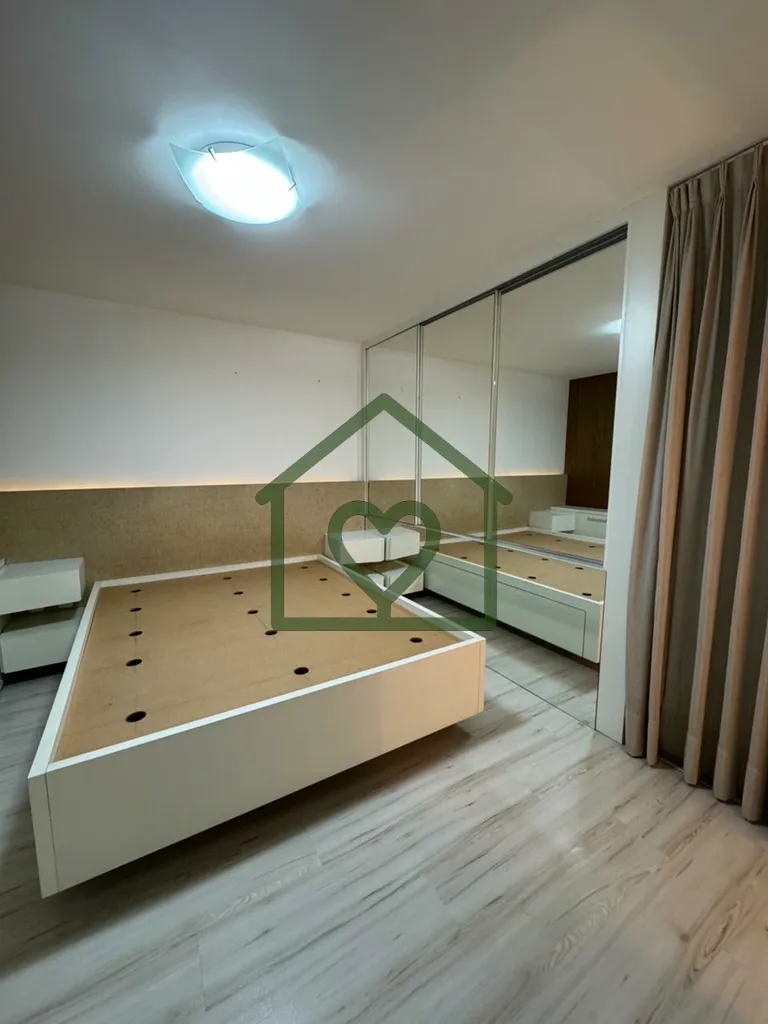 Imagem Excelente apartamento duplex, localizado em região valorizada do bairro Petrópolis, próximo a div...