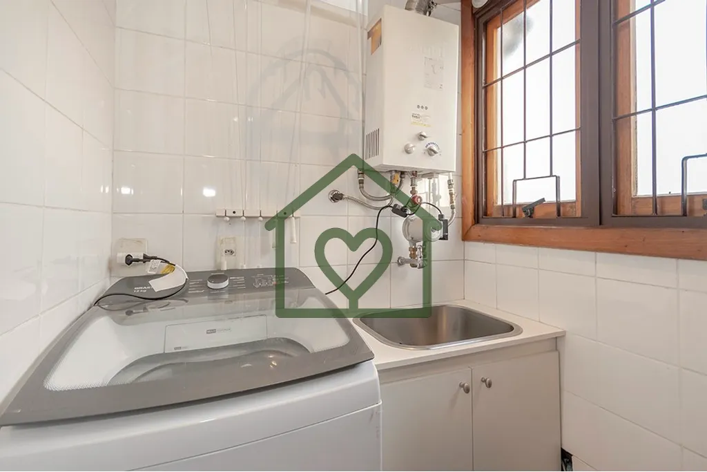 Imagem Apartamento situado no coração do bairro Tristeza, Porto Alegre. Este imóvel residencial está a ...