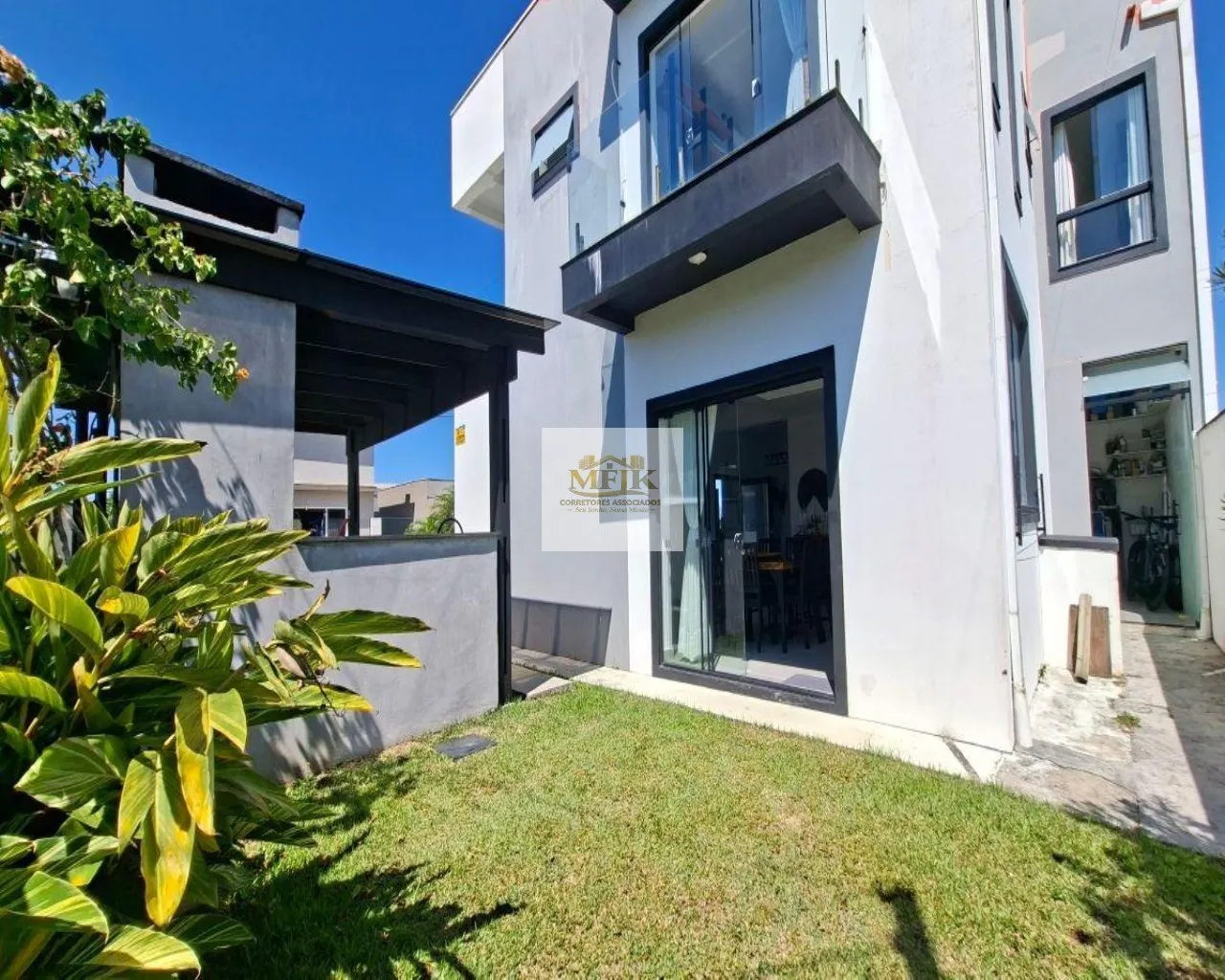 Imagem Casa com 4 quartos à venda no Atami ,SOBRADO, CASA NO LITORAL