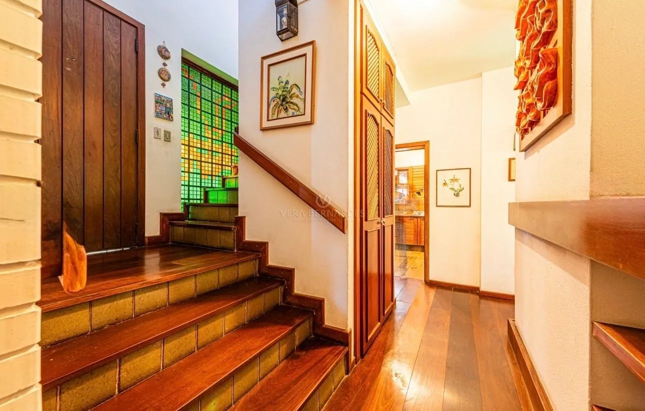 Imagem Casa com amplo terreno e grande área verde à venda no Jardim Isabel