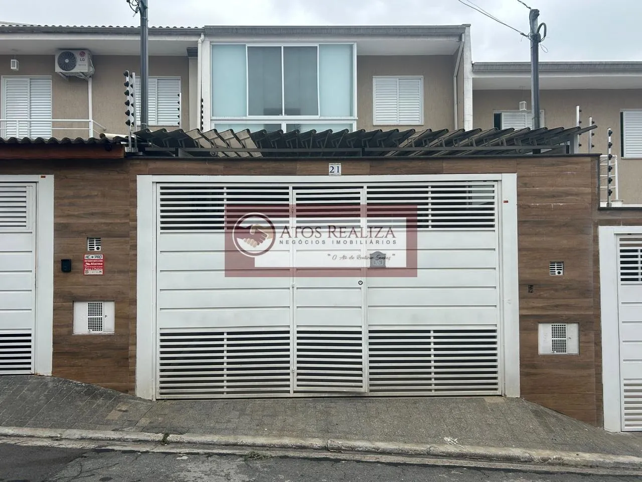 Imagem Sobrado à Venda no Jardim Santa Cruz, SP, 2 Suítes, 70m²
