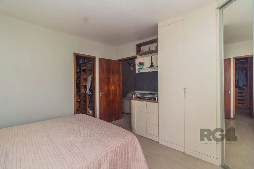Imagem Casa com 3 dormitórios no bairro Nonoai
