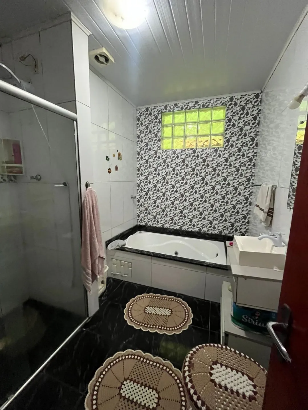 Imagem Casa Completa com Piscina e Porteira Fechada - Conforto e Espaço para sua Família