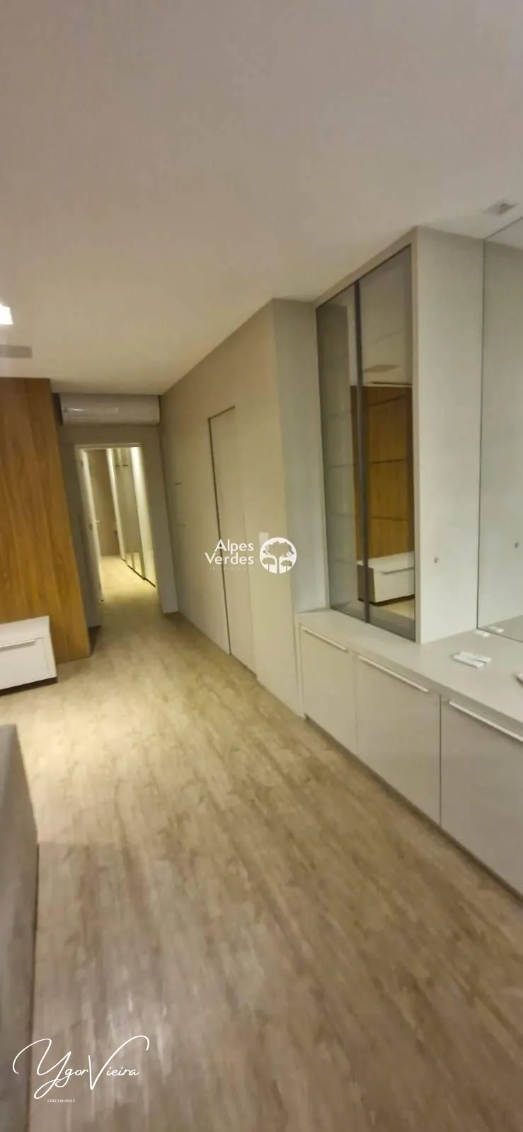 Imagem Vende-se apto mobiliado e decorado em Joinville-2 Suites-R$1.450.000,00