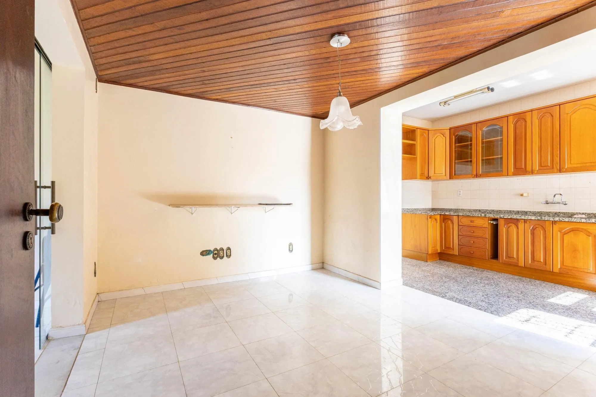 Imagem CASA SOBRADO 3 DORMITÓRIOS 1 SUITE 3 VAGAS NO BAIRRO HIGIENÓPOLIS EM PORTO ALEGRE