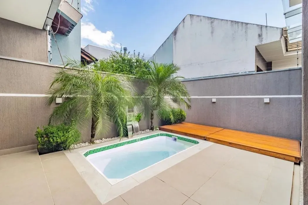 Imagem Casa térrea com 3 dormitórios, suíte e 2 vagas.