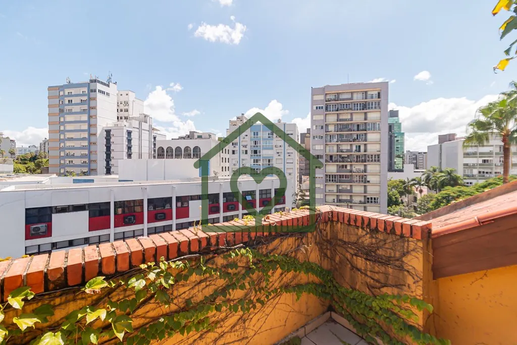 Imagem Apartamento com 94 metros privativos, cozinha integrada com área social, sacada fechada e banheiro,...