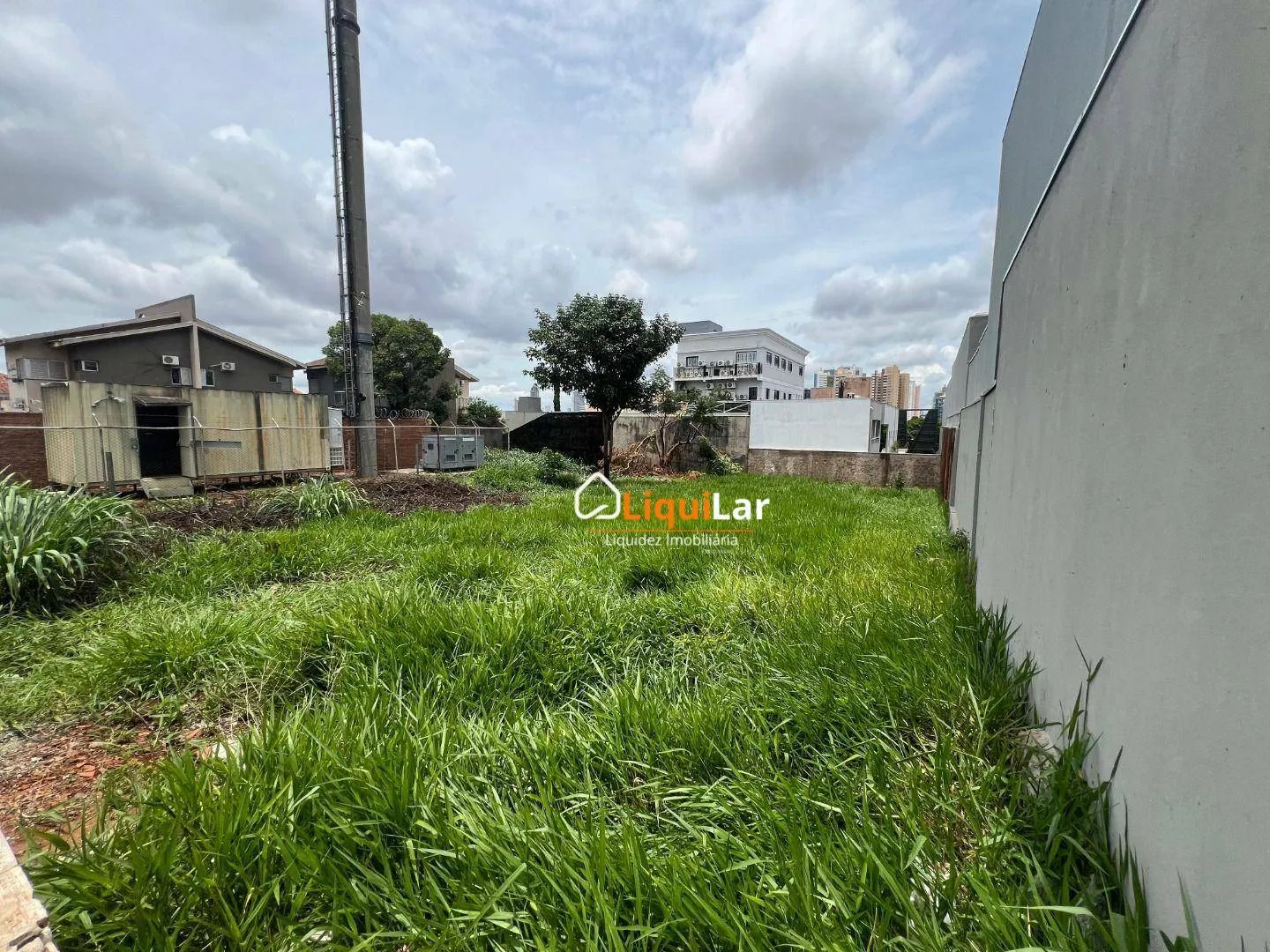 Imagem Terreno Amplo de 432 m² em Localização Privilegiada no Chácara Cachoeira