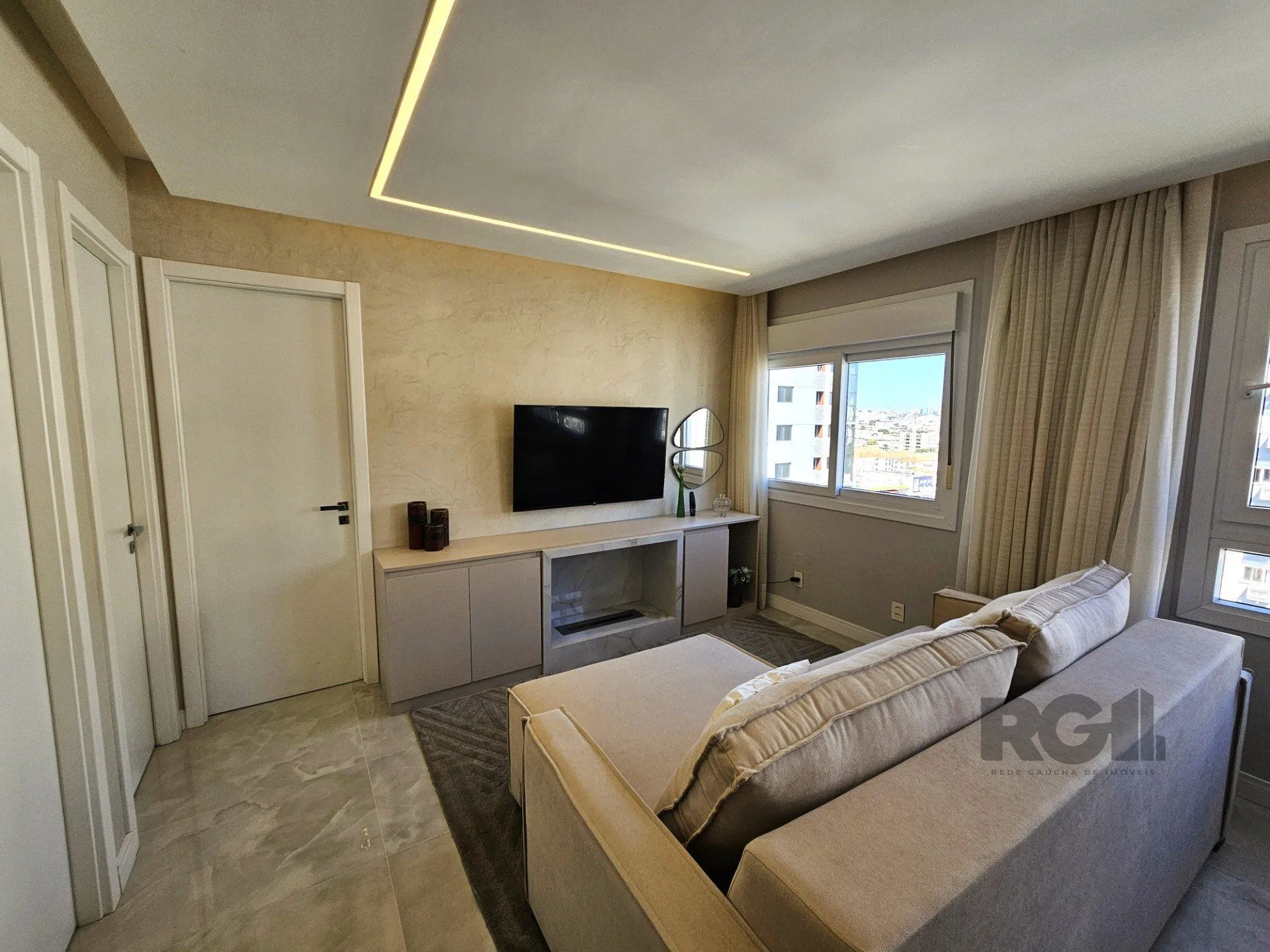 Imagem Apartamento para Venda - 67.43m², 2 dormitórios, sendo 1 suites, 2 vagas - Jardim Lindóia