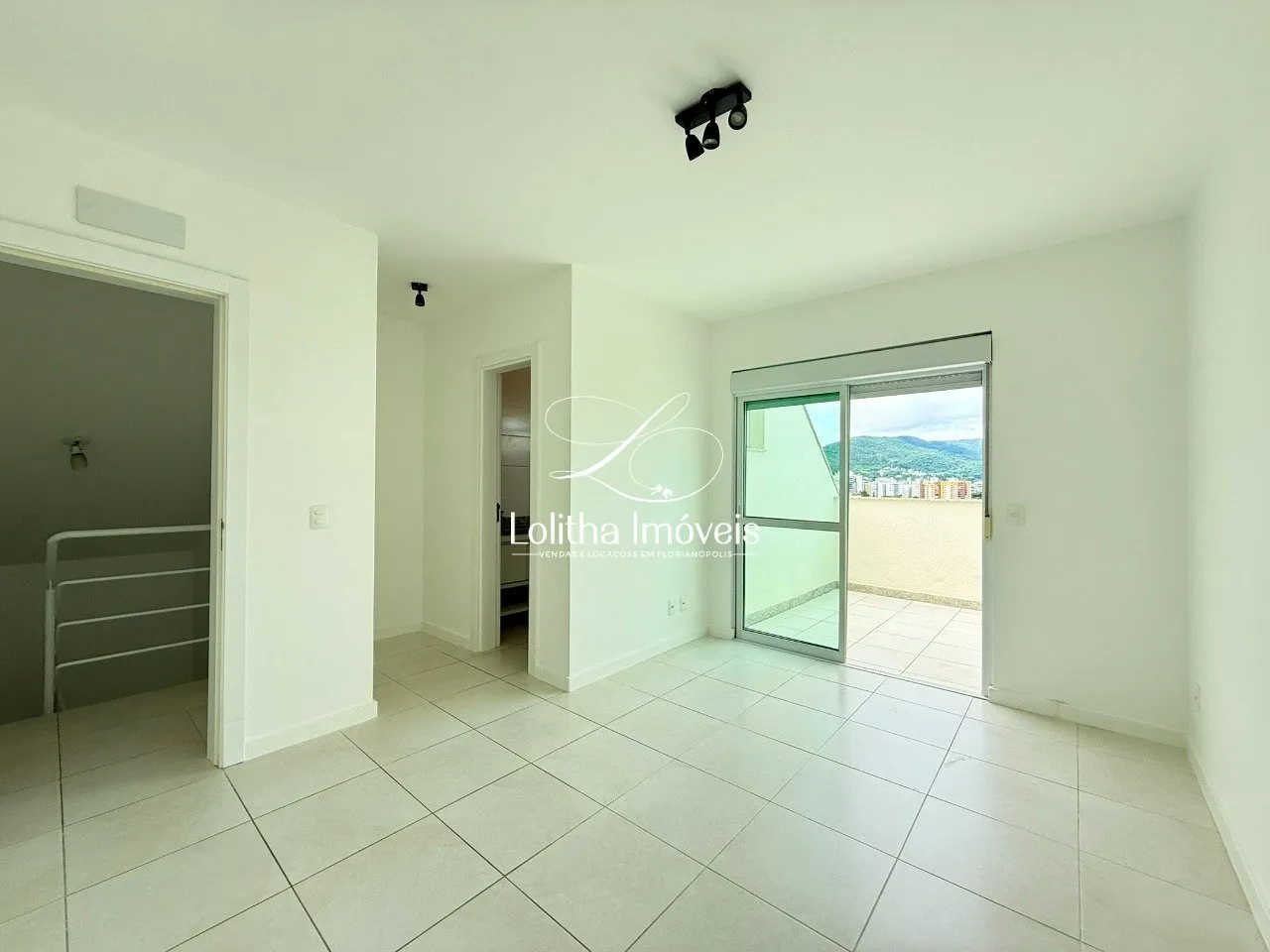 Imagem Cobertura Duplex com 3 suítes e 4 vagas para aluguel- Itacorubi, Florianópolis/SC
