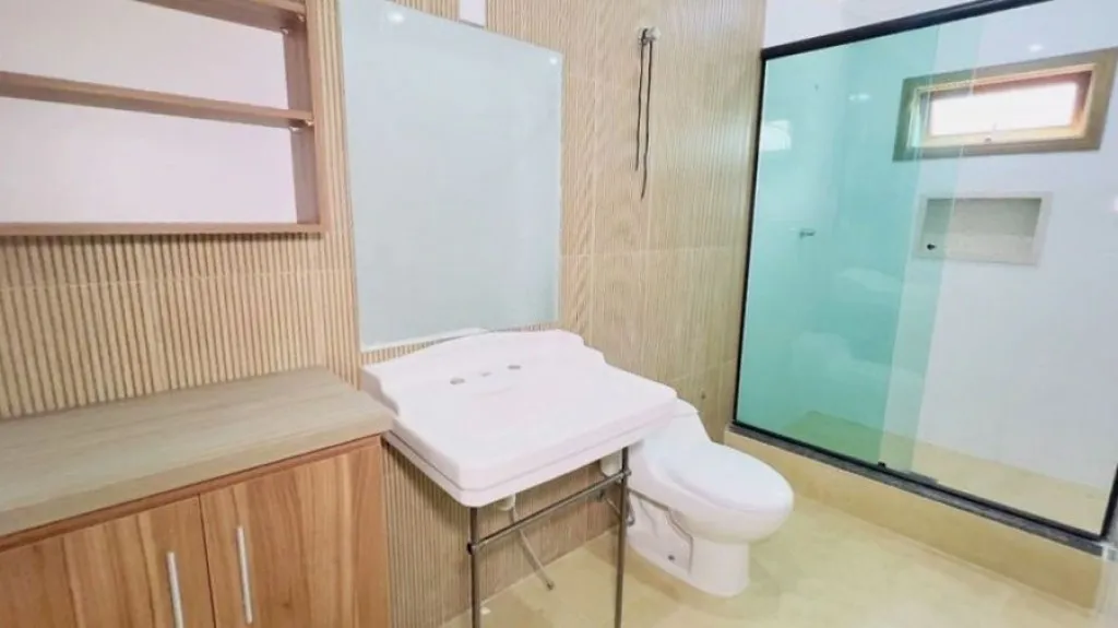 Imagem CASA COM 250,00 m² - CANTO DO FORTE - PRAIA GRANDE SP