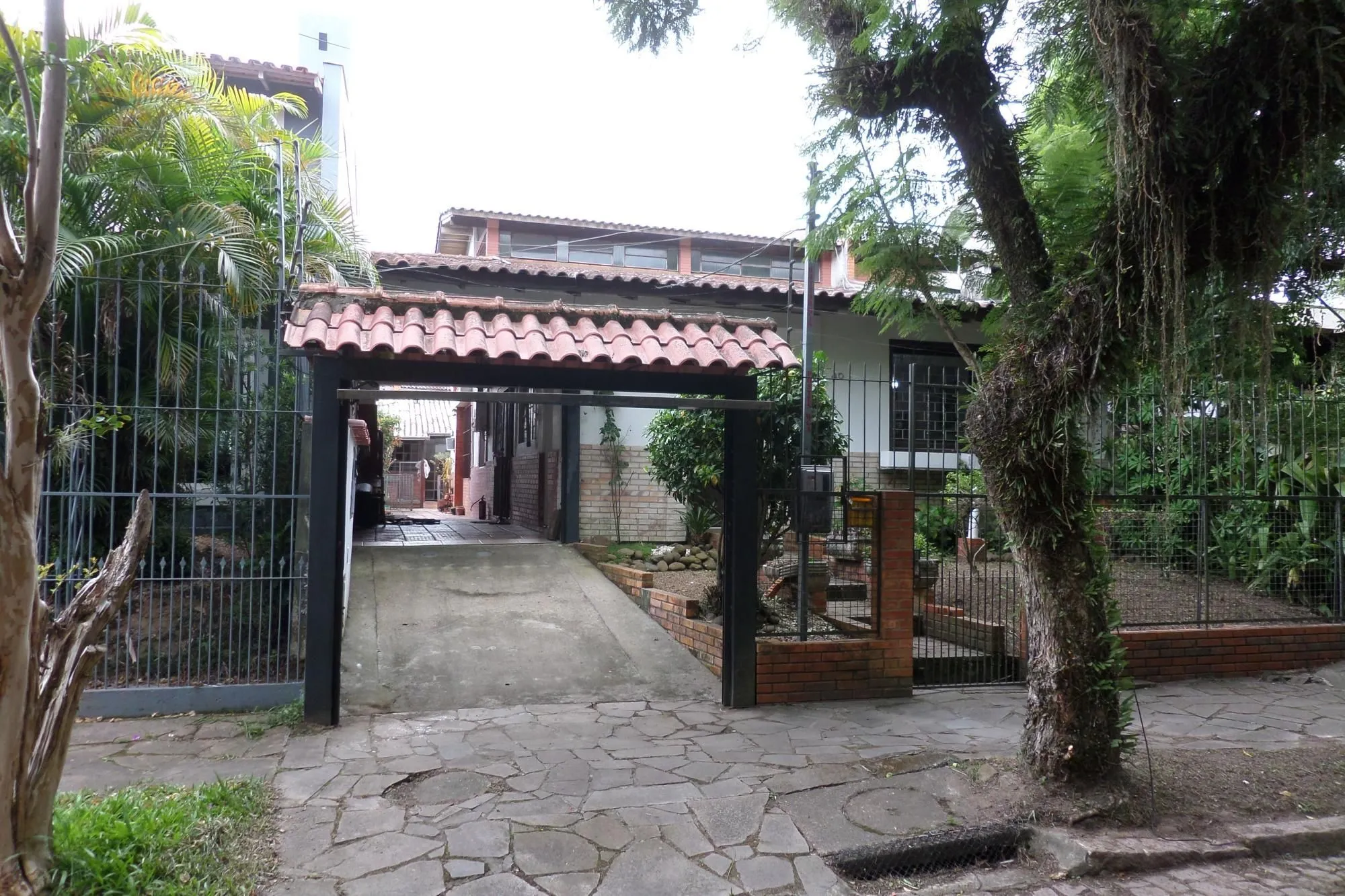 Imagem Casa no bairro Ipanema de 3 dormitórios e 2 vagas