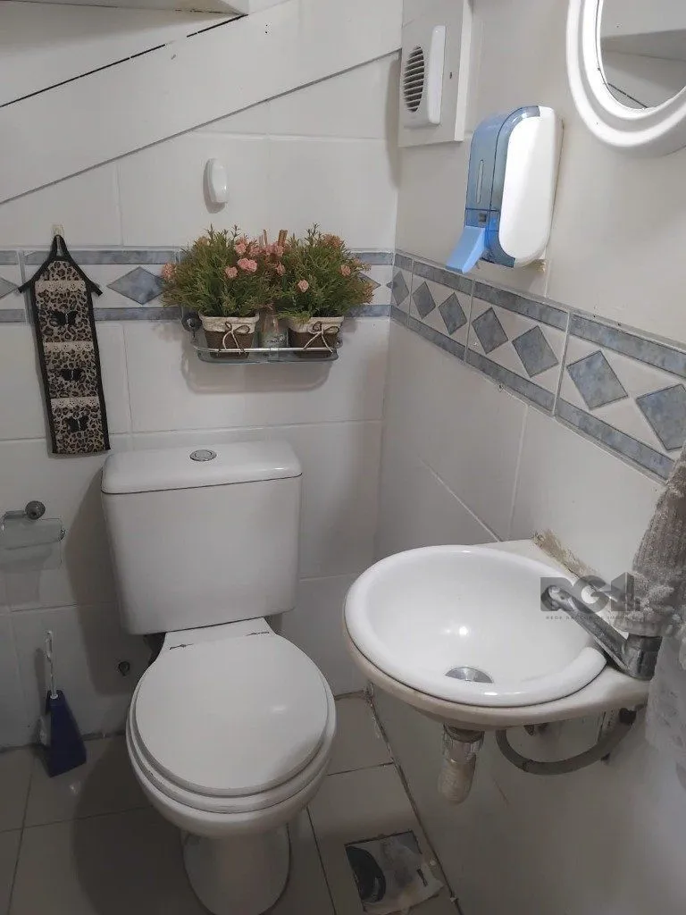 Imagem Casa em condomínio no Sarandi de 2d vaga e infra