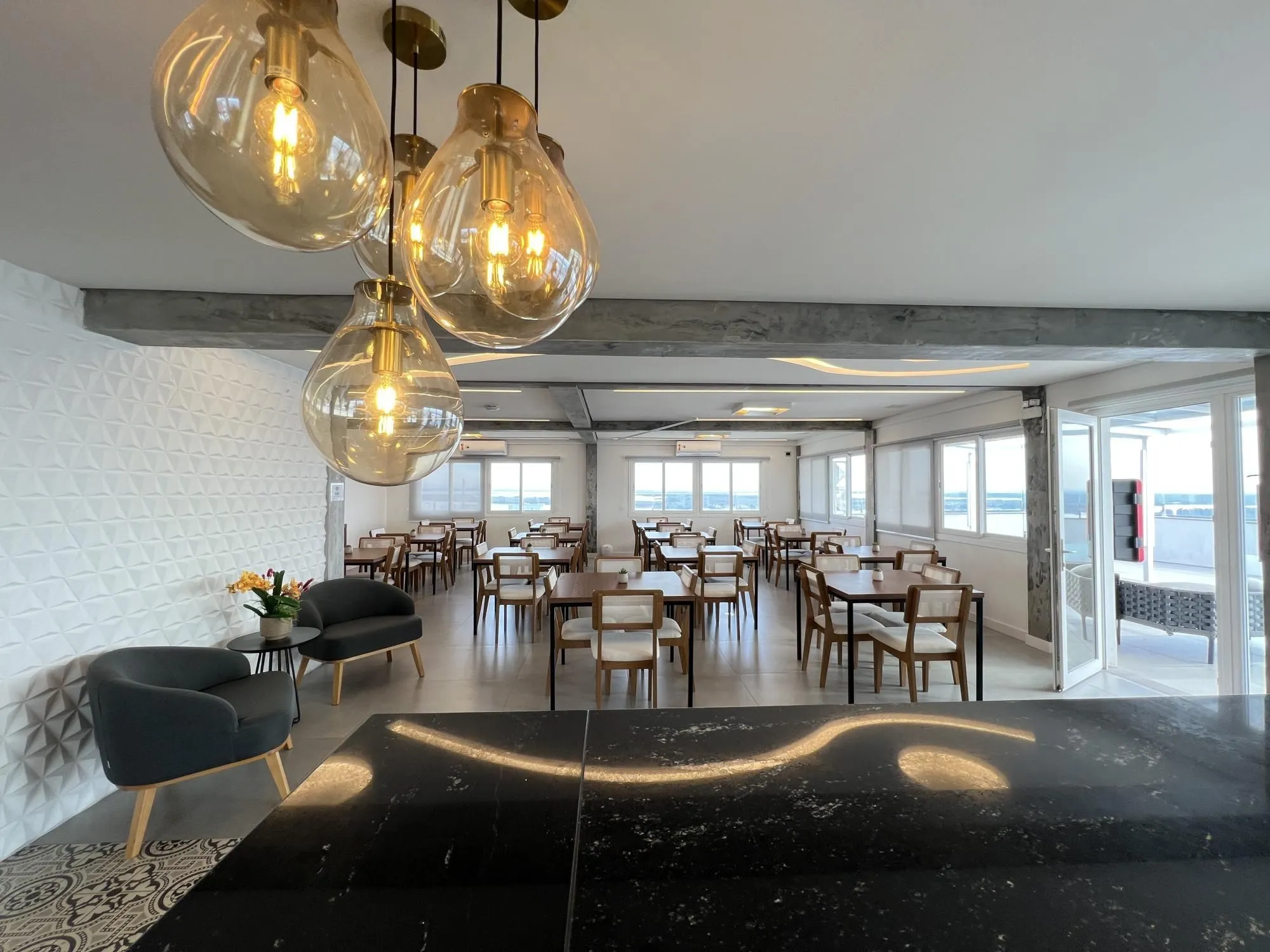 Imagem Sala Comercial Mobiliada 68m² - Centro, Prédio 24h com Rooftop