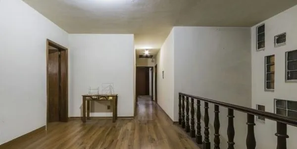 Imagem Casa sobrado no bairro Auxiliadora de 5 dormitórios e 4 vagas
