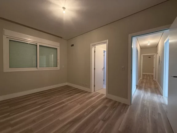 Imagem Casa em Condomínio com 4 quartos em Santa Felicidade