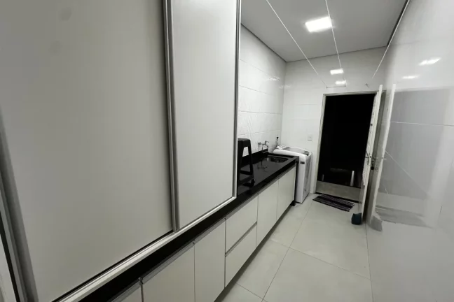 Imagem Casa de vila para venda em Vila Santa Cruz com 3 quartos, sendo 2 suítes, 280m2