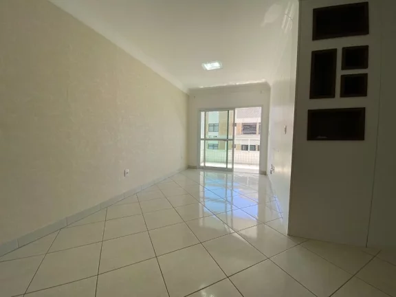 Imagem Belíssimo 3 quartos sendo uma suíte com varanda com vista para o mar em localização privilegiada da Praia do Morro