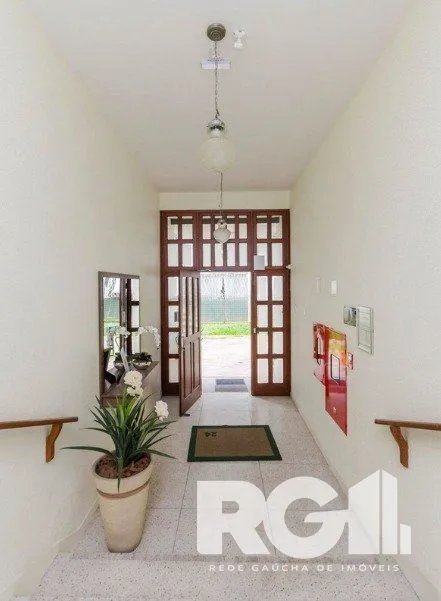 Imagem Amplo apartamento com 92m² privativos e 3 dormitórios, próximo a Sicredi na Av. Assis Brasil.