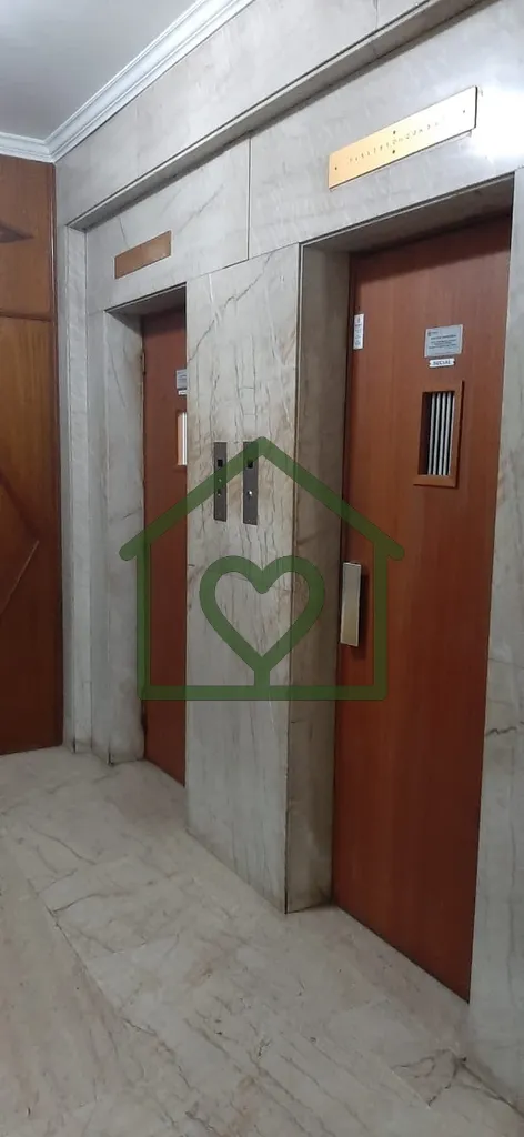 Imagem Lindo apartamento no último andar do prédio e na parte mais alta do Centro Histórico. 
 
Imóvel ...