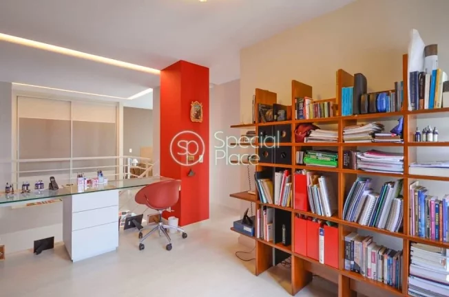 Imagem Apto duplex rico em iluminação natural, amplo living e lavabo. Possui 146m² muito bem distribuíd...