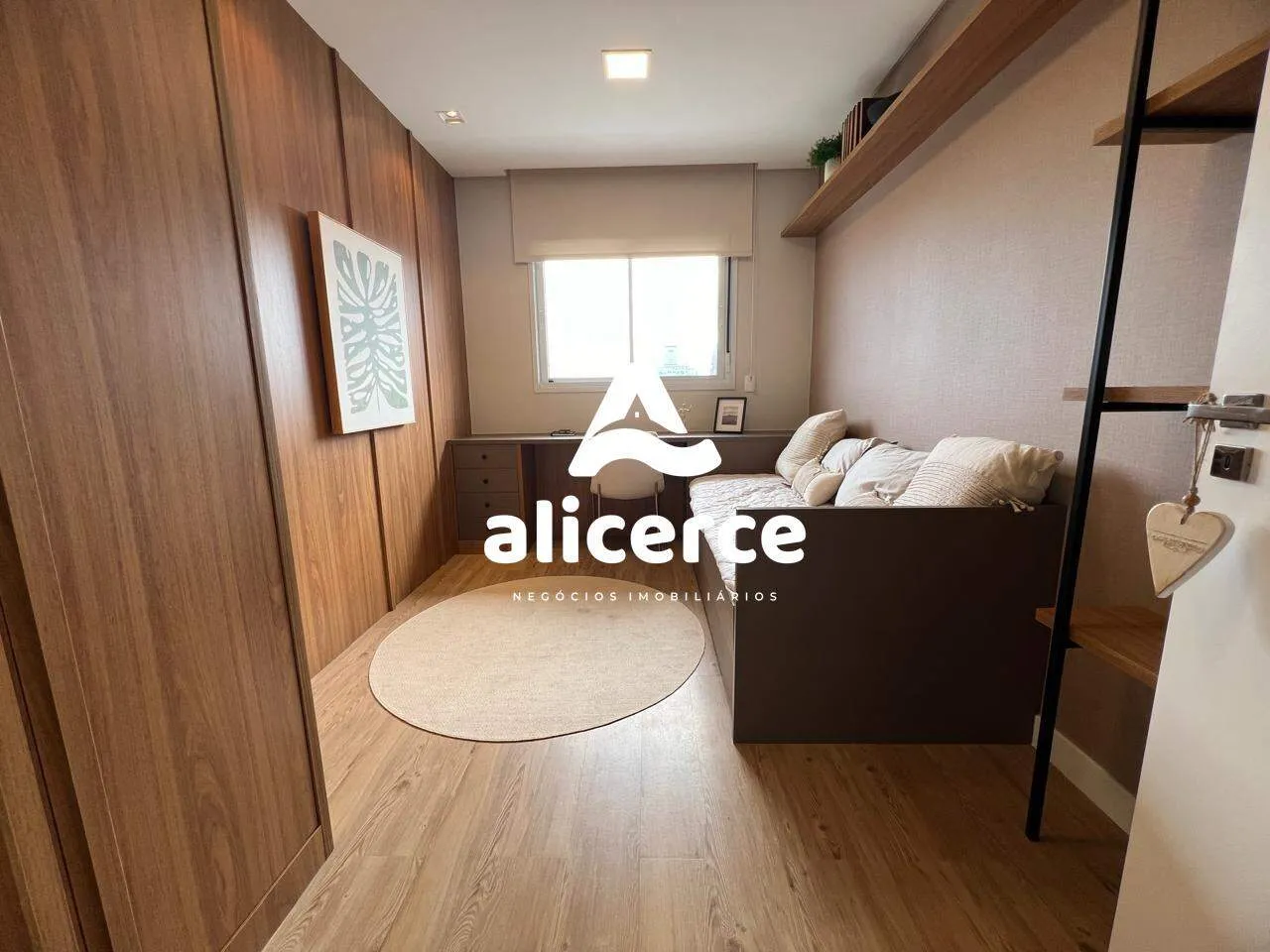 Imagem PRONTO PARA MORAR - Apartamento com Terraço à venda I 2 dormitórios I 1 suíte I Mobiliado - em Florianópolis/SC