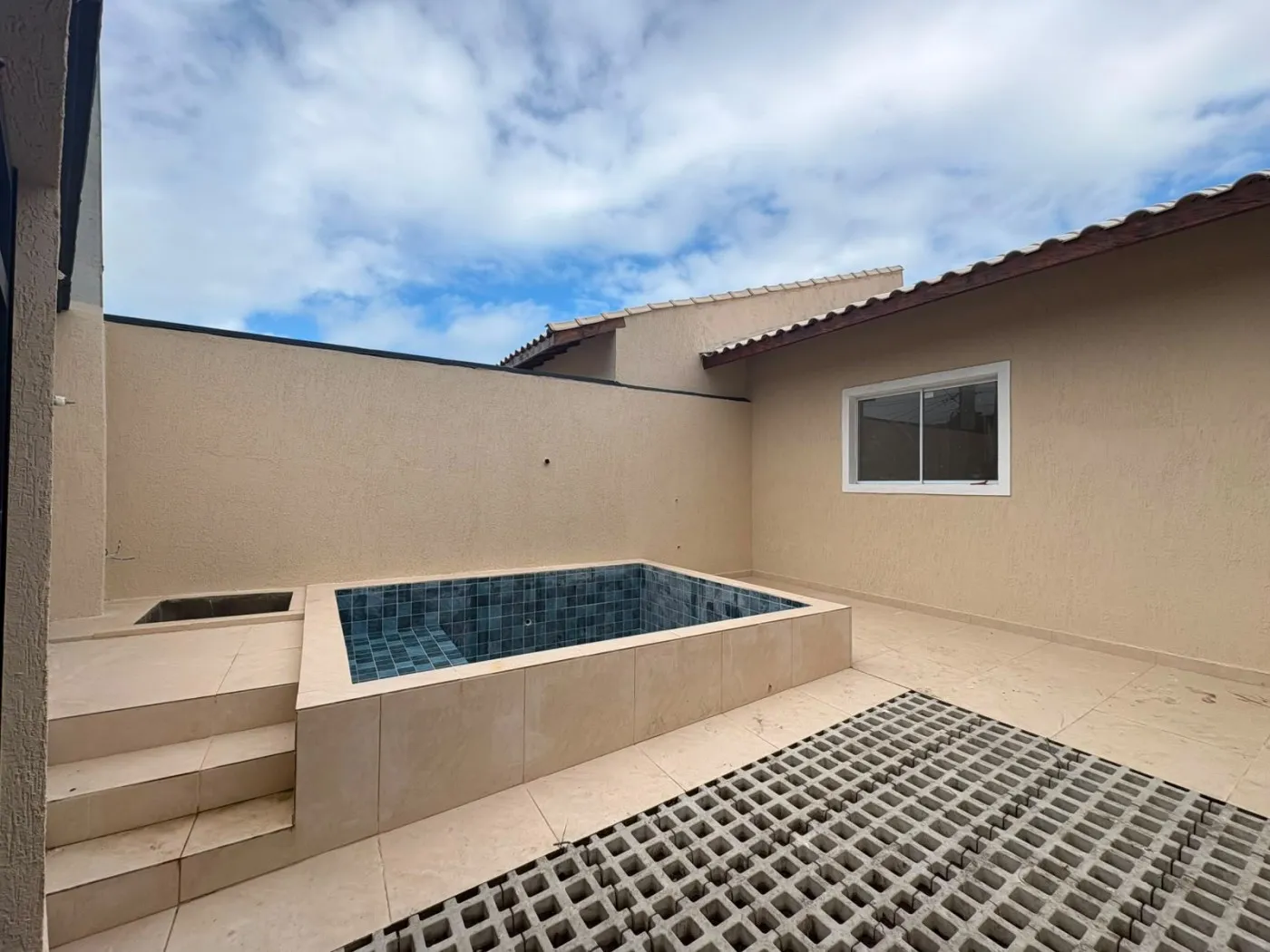 Imagem Casa para Venda em Itanhaém, Gaivota (Praia), 2 dormitórios, 1 suíte, 2 banheiros, 2 vagas