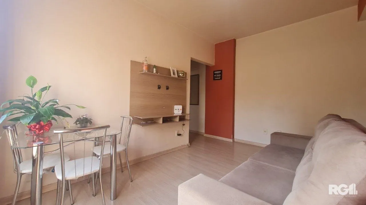 APARTAMENTO DE 2 DORMITÓRIOS AMPLO E MOBILIADO NA CIDADE BAIXA